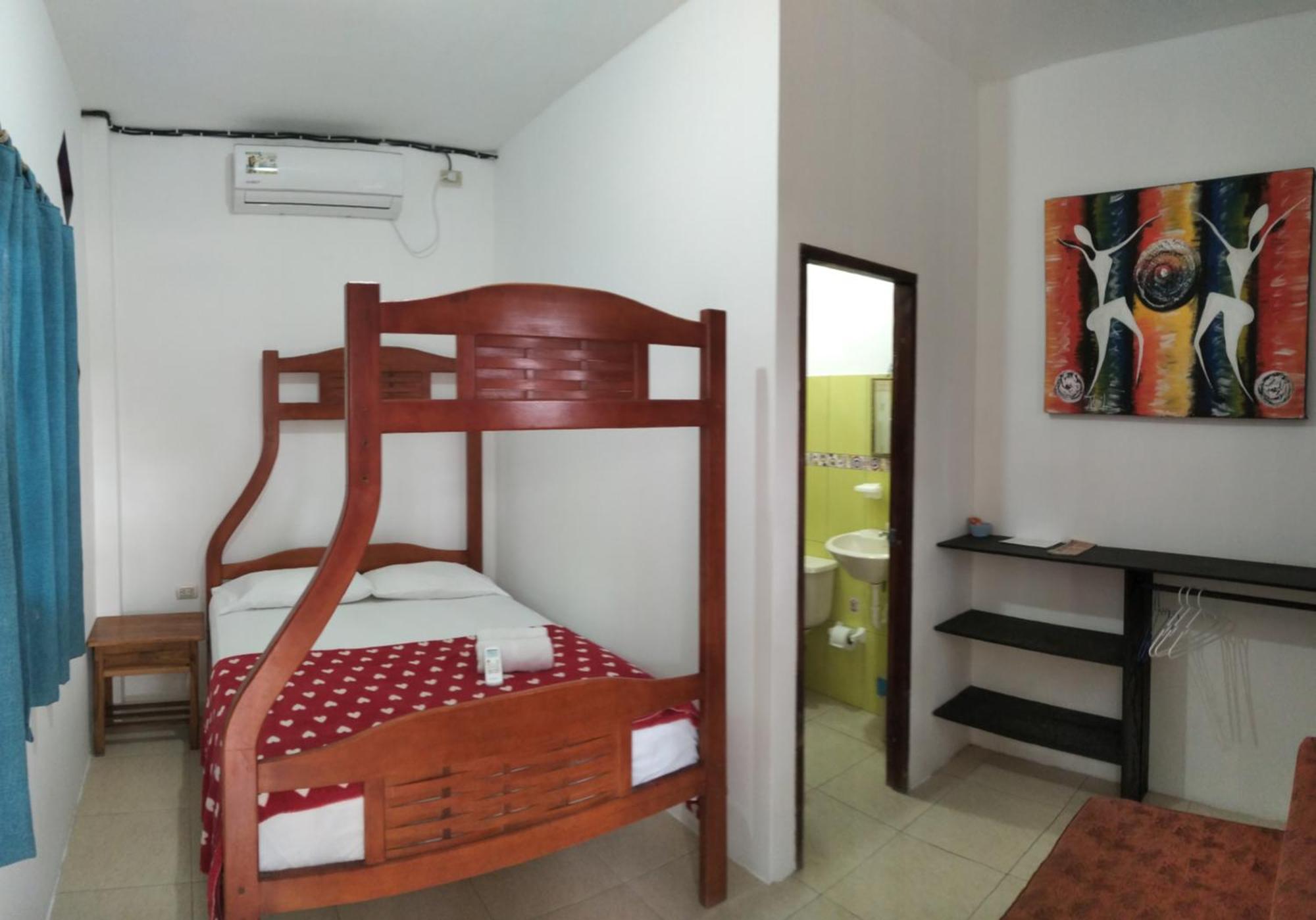 Hostal Casa Taisha Монтаньита Экстерьер фото