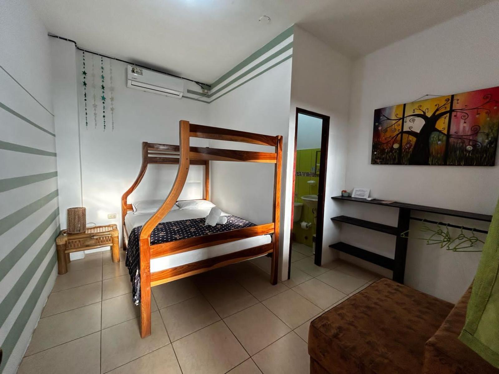 Hostal Casa Taisha Монтаньита Экстерьер фото