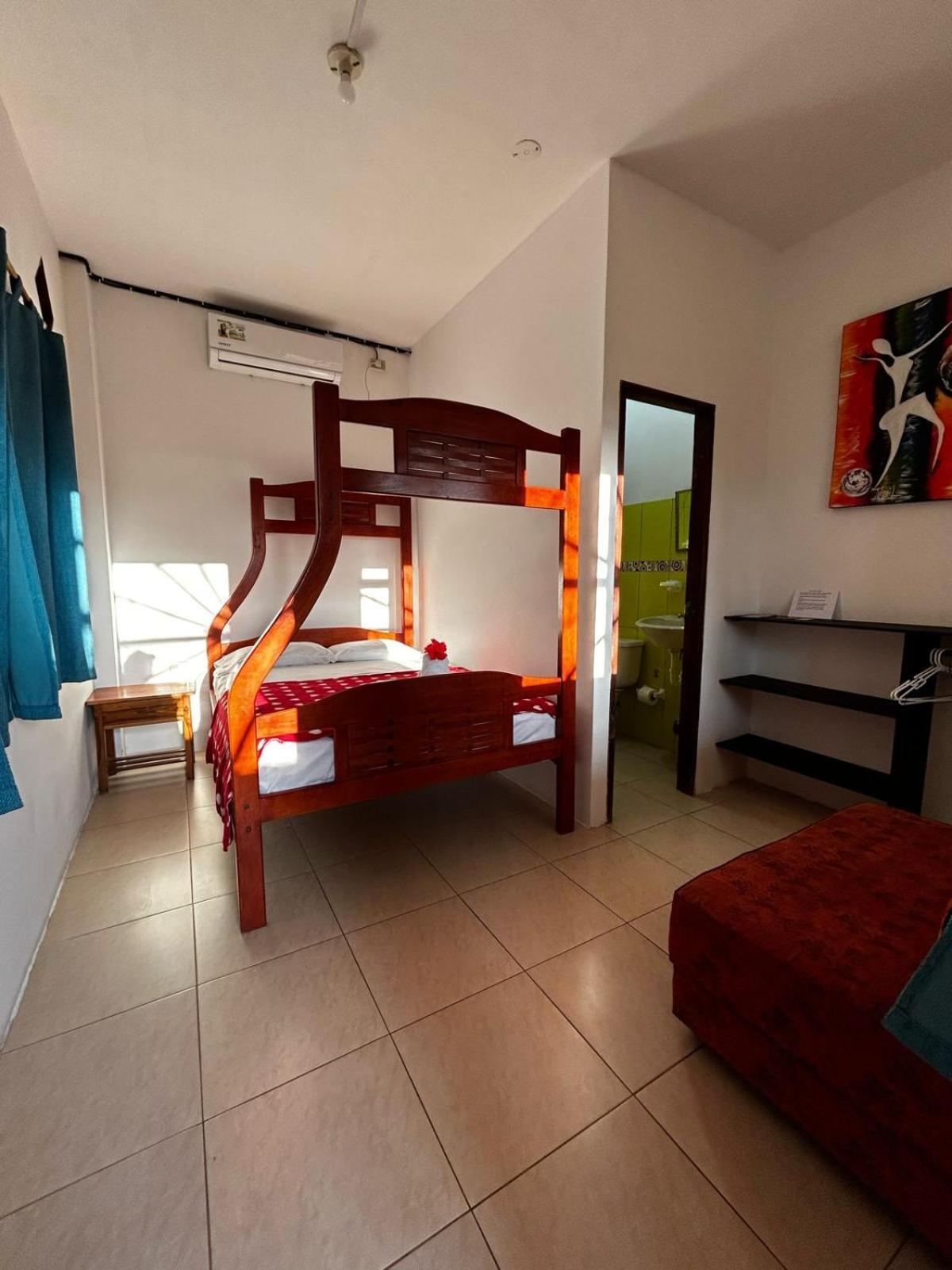 Hostal Casa Taisha Монтаньита Экстерьер фото