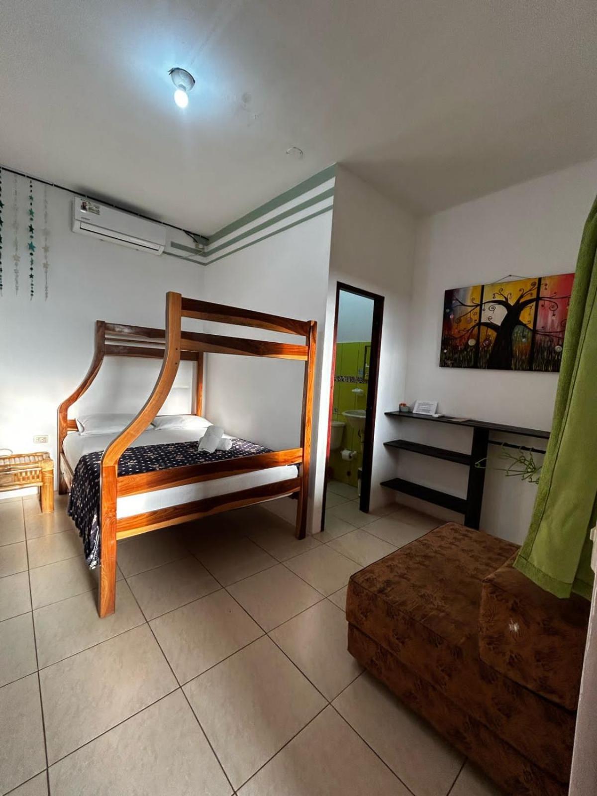 Hostal Casa Taisha Монтаньита Экстерьер фото