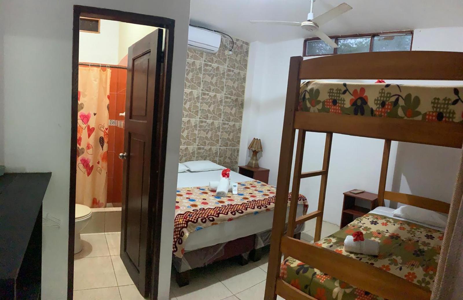 Hostal Casa Taisha Монтаньита Экстерьер фото