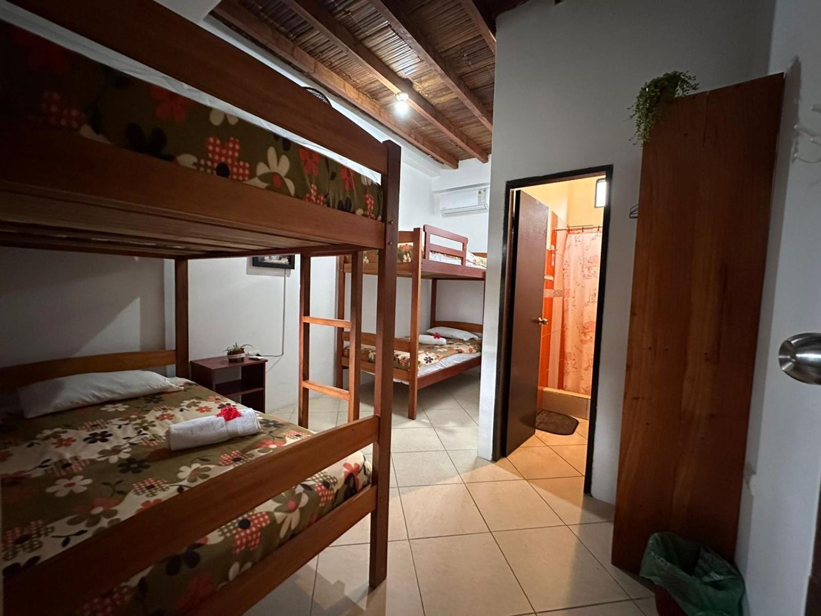Hostal Casa Taisha Монтаньита Экстерьер фото