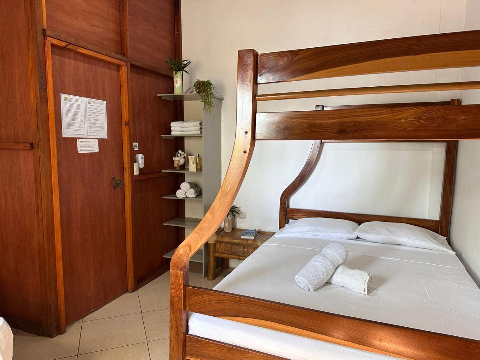 Hostal Casa Taisha Монтаньита Экстерьер фото